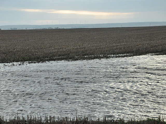Though farmers and landowners in the Prairie Pothole region of Iowa, Minnesota and South Dakota repeatedly have said EPA&#039;s proposed waters of the United States rule provided no certainty about which waters were jurisdictional, the final rule still provides no certainty. (DTN photo by Chris Clayton)